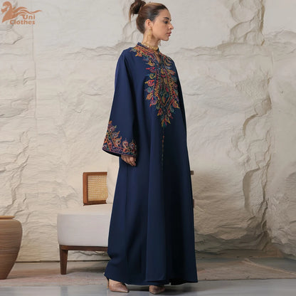 Abaya longue à col en V et broderies unies